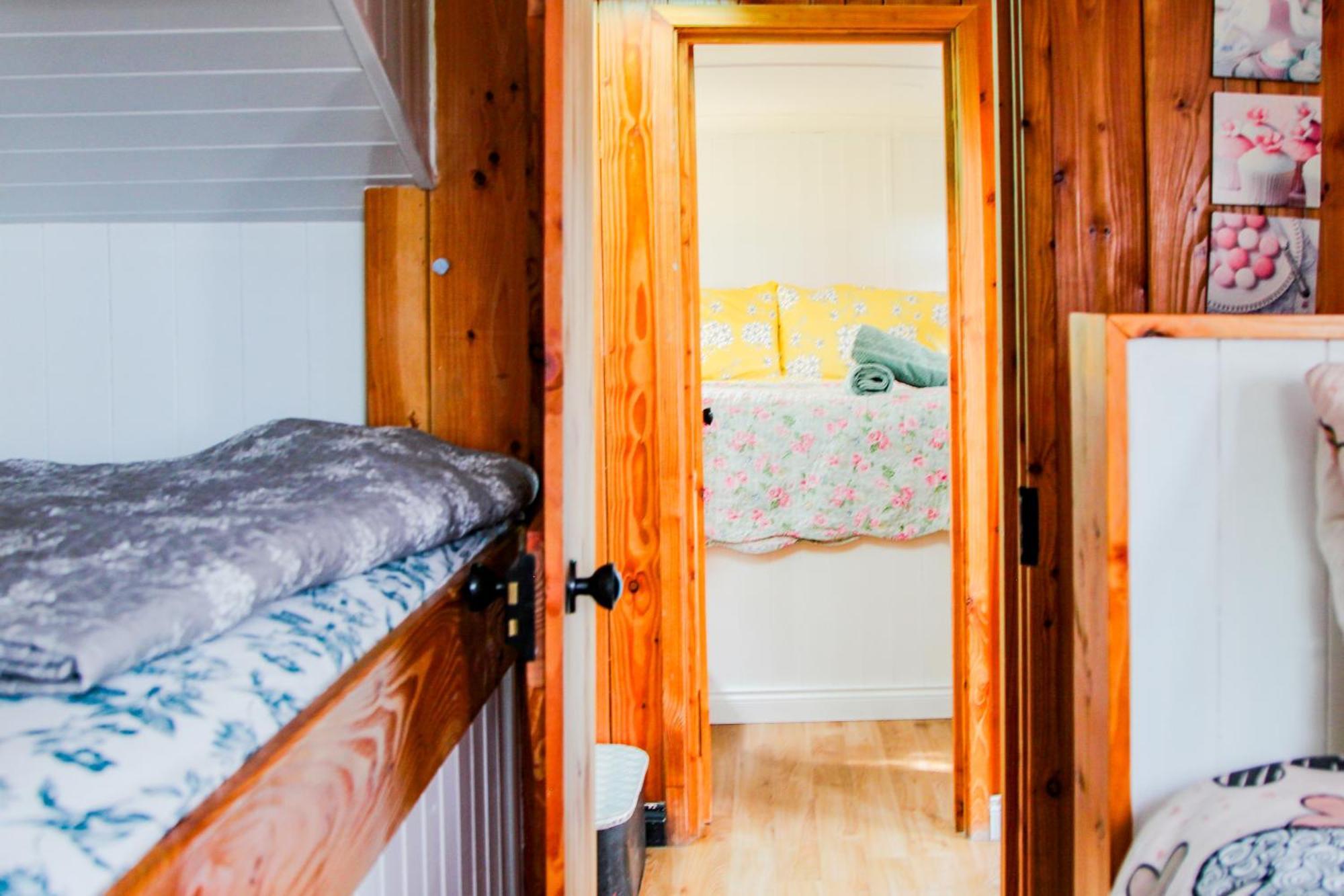 Hotel Double Decker Bus At Valentia Island Escape Chapeltown Zewnętrze zdjęcie