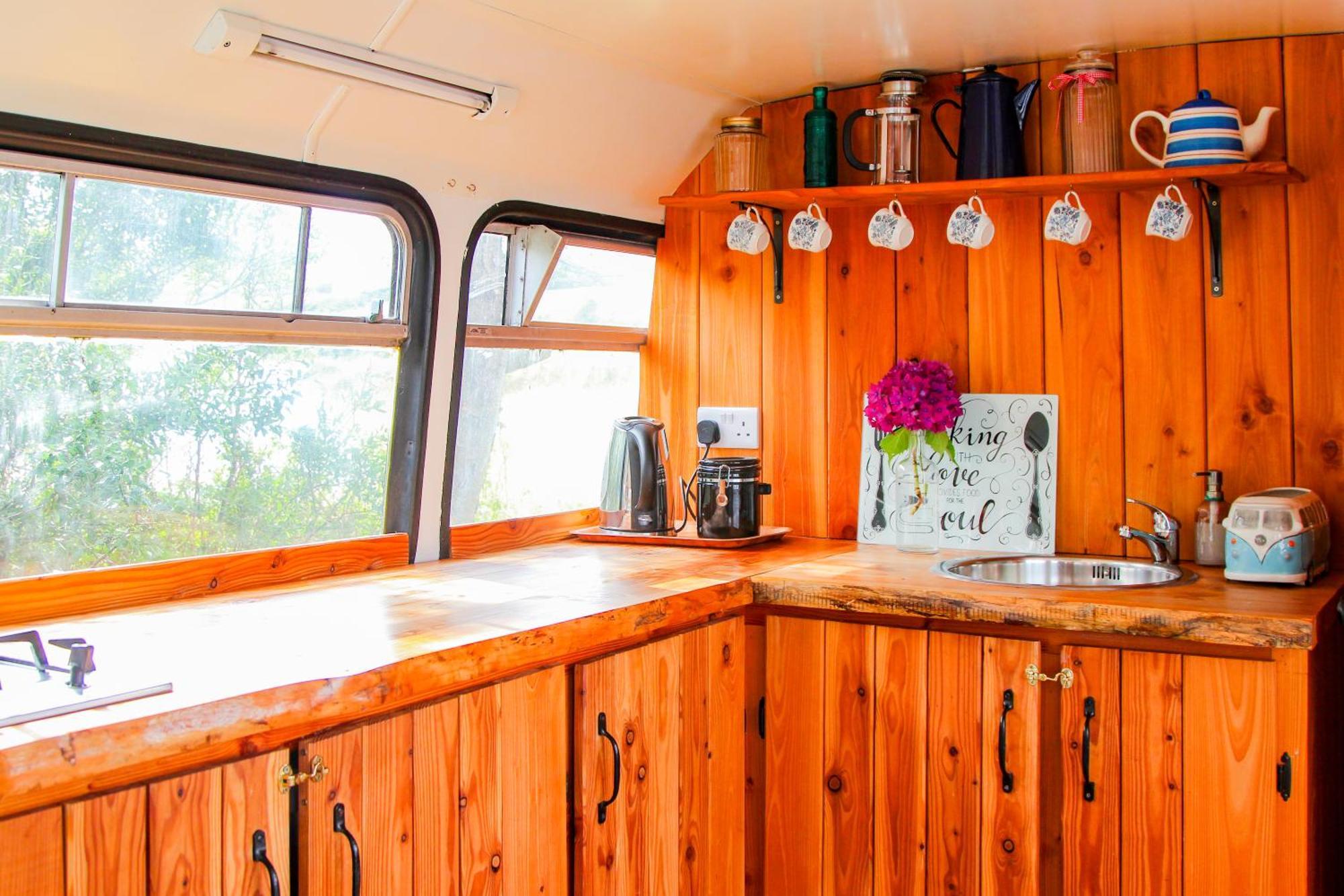 Hotel Double Decker Bus At Valentia Island Escape Chapeltown Zewnętrze zdjęcie