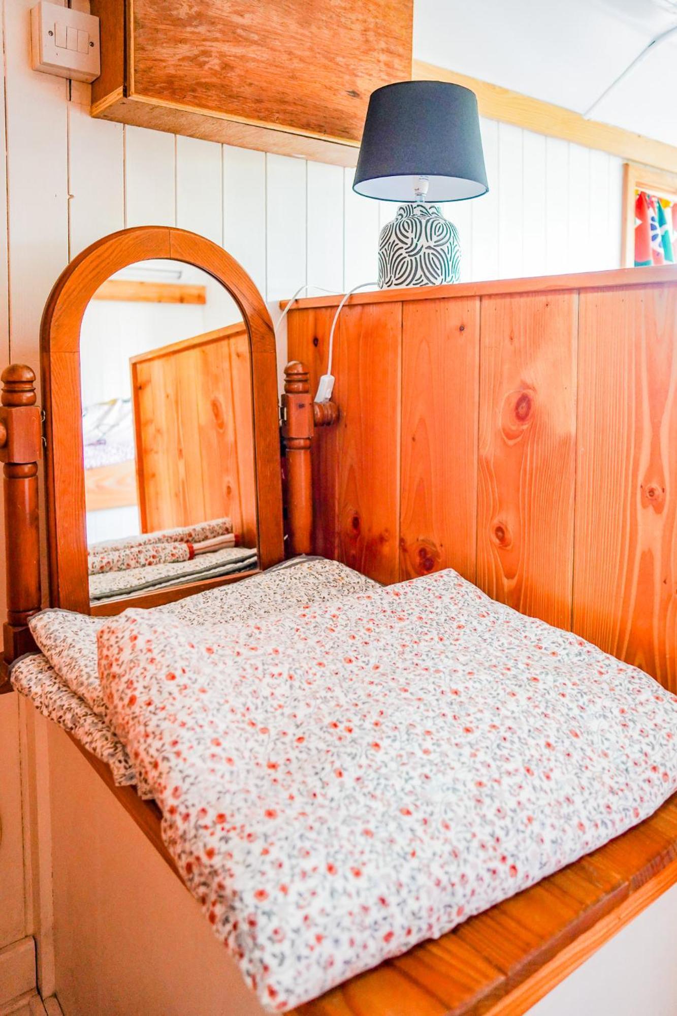 Hotel Double Decker Bus At Valentia Island Escape Chapeltown Zewnętrze zdjęcie